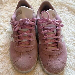 Adidas Women's Muave/Dusty Lavender Sneakers Size 6
